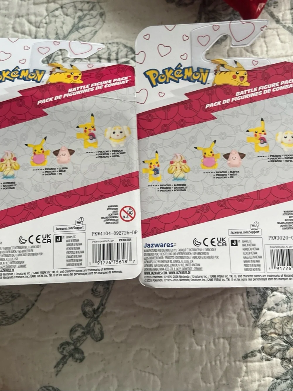 Pokemon Mini Figure Duo Pack - Yellow Pikachu with Pink Heart